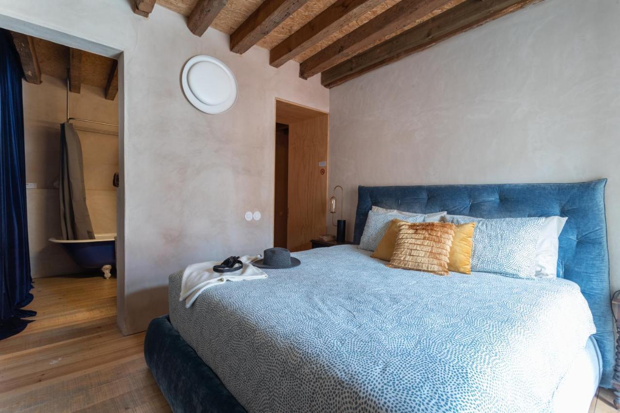 Bedroom In The 18Th Century Style Lisbon Exterior photo